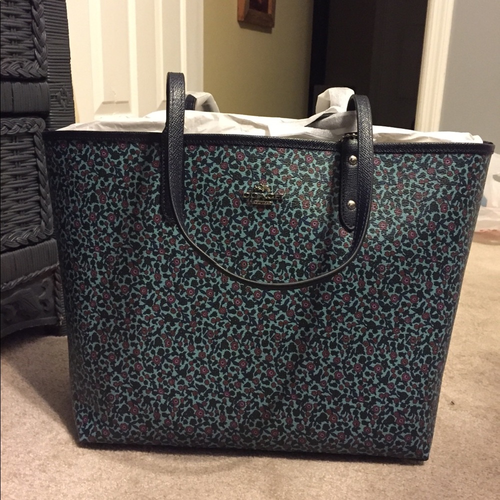 NWT COACH Reversible City Tote Ranch Floral Print - Picture 2 of 8